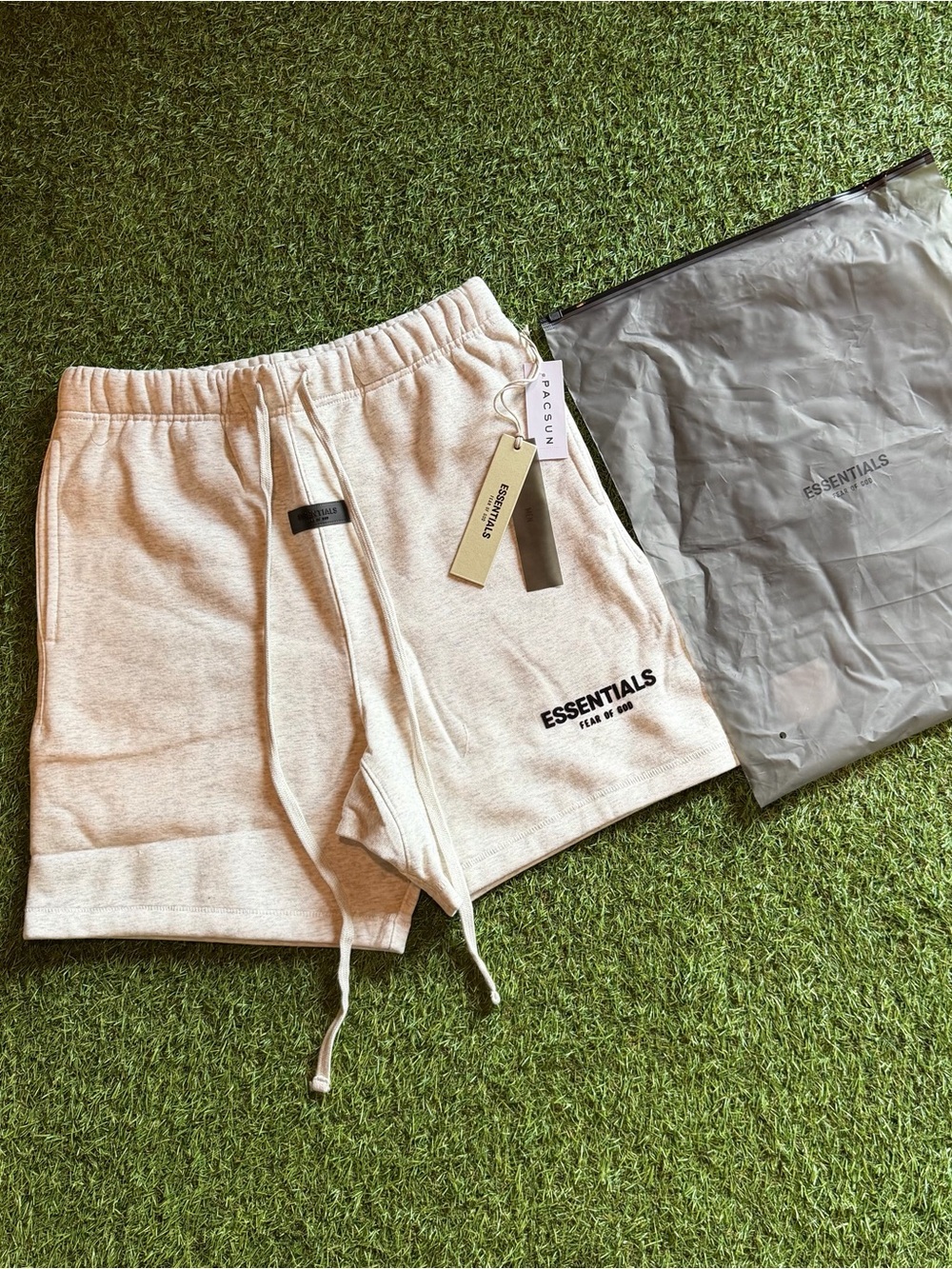 Fear of God Essentials Sweat Shorts - Light Oatmeal